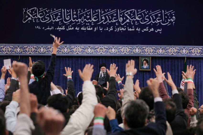 Pemimpin Tertinggi Iran, Khamenei dan Anak Cucunya Tewas Diserang Israel-AS