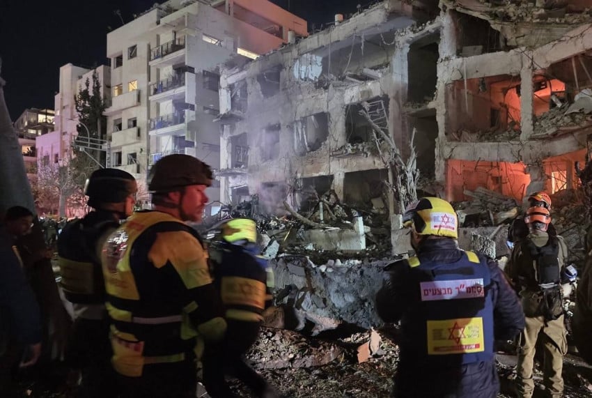 Tel Aviv Membara Dihantam 125 Rudal Iran, Puluhan Warga Menjadi Korban