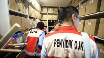 Otoritas Jasa Keuangan (OJK) bersama Bareskrim Polri menggeledah kantor Mirae Asset Sekuritas terkait kasus saham gorengan dan manipulasi harga IPO. (Arsip OJK)