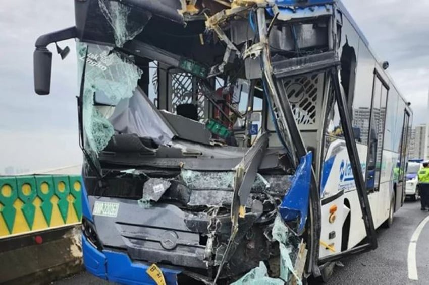Polisi menetapkan sopir Y sebagai tersangka kecelakaan bus Transjakarta adu banteng di jalur layang koridor 13 Cipulir, Kebayoran Lama, Jakarta Selatan, beberapa waktu lalu. Foto: Ist