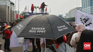 Sejumlah organisasi masyarakat sipil menyampaikan usulan dan catatan mereka terhadap Rancangan Undang-Undang Perlindungan Rumah Tangga (RUU PPRT) yang kini tengah dalam proses pembahasan di DPR. (CNN Indonesia/Safir Makki)