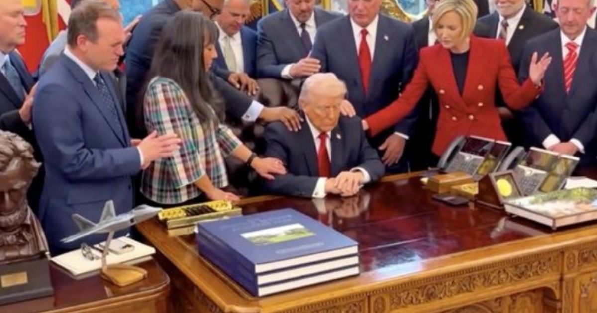 Benarkah Perang Iran Meletus Menjadi Alasan Kuat Lengserkan Donald Trump dari Kursi Presiden?