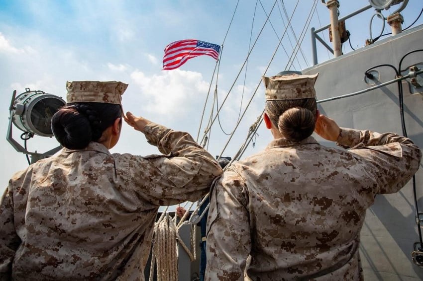 Senator AS ini prediksi ratusan tentara AS akan tewas jika invasi darat digelar ke Iran. Foto/X/@CVN_72