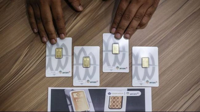 Roller Coaster Harga Emas: Logam Mulia Antam Ambles, Pecah Batas Psikologis Rp3 Juta!