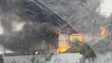 Israel Diselimuti Asap Tebal: Jejak Serangan Balasan Rudal Iran Picu Kebakaran Dahsyat