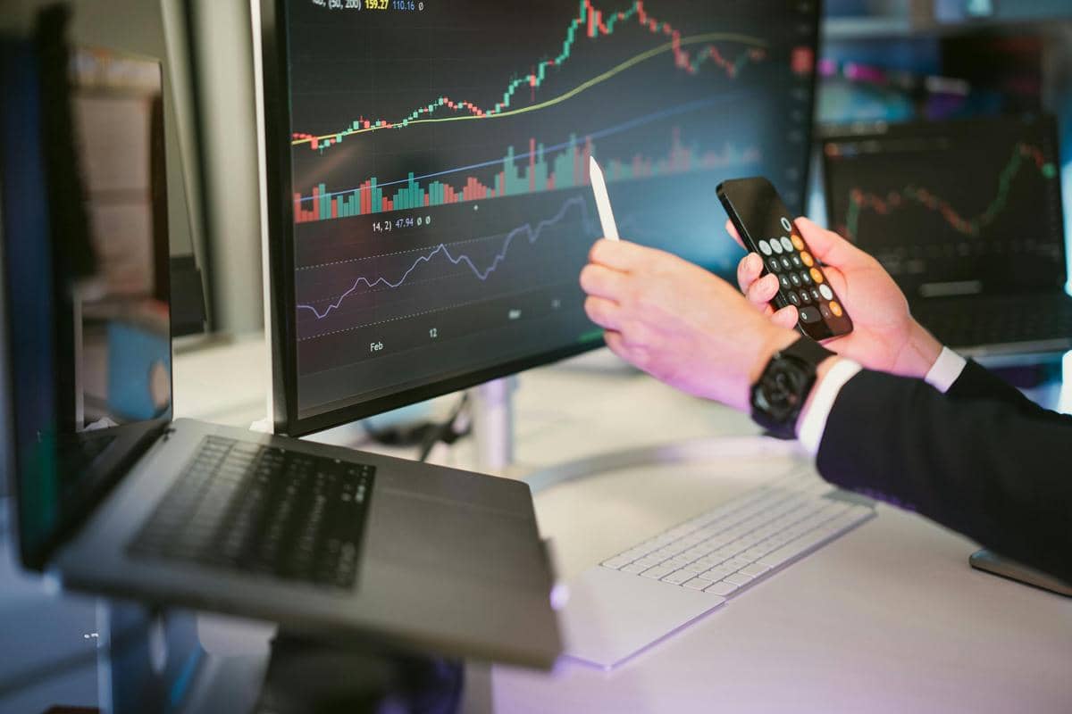 Bongkar Rahasia Finansial: Strategi Jitu Menyeimbangkan Tabungan Jangka Pendek dan Investasi Pertumbuhan Aset