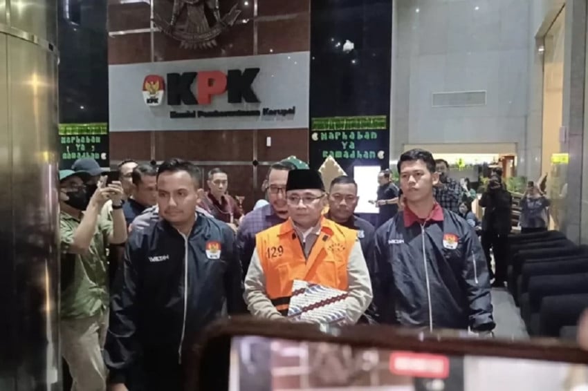 Keputusan KPK Tahan Rumah Eks Menteri Agama Disoroti: Sebuah Langkah 'Bermain Api'?