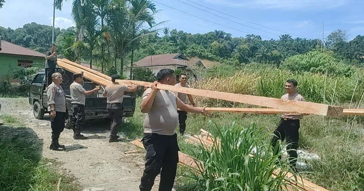 Polresta Deli Serdang Laksanakan Renovasi Jembatan Presisi Merah Putih Kuala Sabah