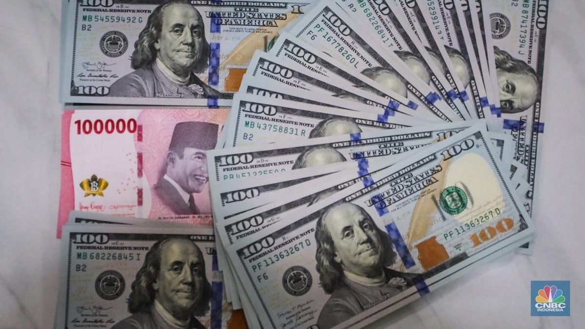 Rupiah Tertekan Dekat Rp17.000/US$, Pengusaha Soroti 