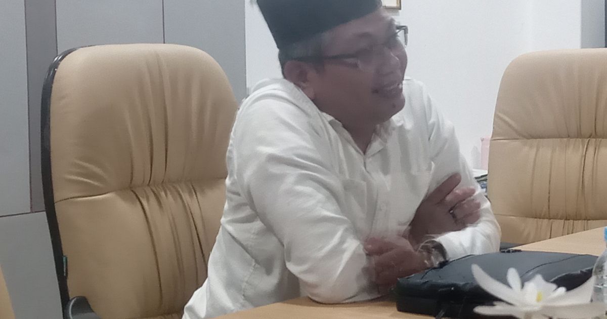 Ketua Yayasan Syarif Hidayatullah, Ilham Aufa, saat menggelar konferensi pers dengan sejumlah wartawan di wilayah Pamulang, Tangerang Selatan.