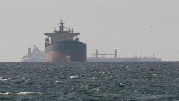 Iran Alihkan Jalur Pelayaran Vital Hormuz: Strategi Baru di Tengah Ancaman Ranjau Laut