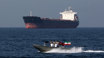 Eskalasi Baru di Hormuz: AS Kerahkan Kapal Pembersih Ranjau, Garda Revolusi Iran Beri Ancaman Keras