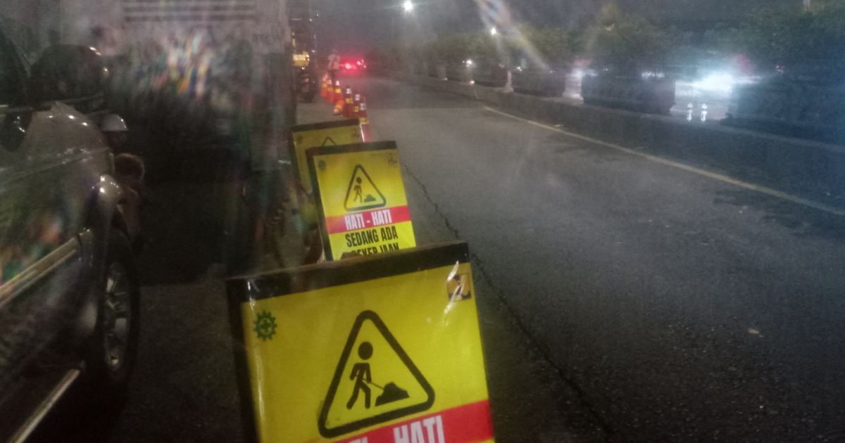 Proyek revitalisasi Flyover Ciputat Kota Tangerang Selatan mulai dilakukan pengerjaan.
