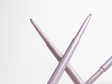MOP Beauty Rilis Lip Sculptor, Merayakan Kebiasaan Kecantikan Ibu Tasya Farasya Selama 35 Tahun