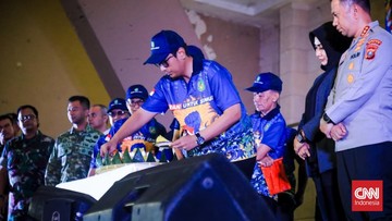 Momen Kebersamaan Hari Buruh 2026 di Medan: Walikota Ikut Bernyanyi hingga Pemotongan Tumpeng