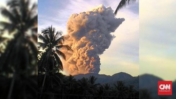 Erupsi Dahsyat Gunung Dukono Jebak 20 Pendaki, Evakuasi Tertunda Akibat Kondisi Kawah