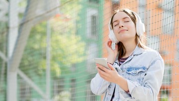 Melodi Teduh dan Cerminan Jiwa: Mengungkap Rahasia Kepribadian Pecinta Musik Slow