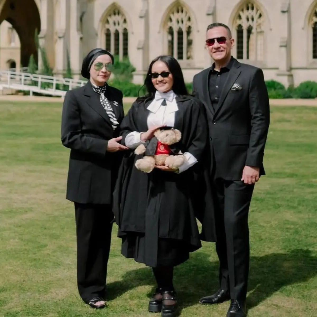 Raih Predikat Distinction, Farah Labita Selesaikan Studi MBA di Universitas Cambridge dengan IPK Sempurna