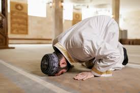 Panduan Lengkap Waktu Salat Wajib Muslim Surabaya, Minggu 17 Mei 2026
