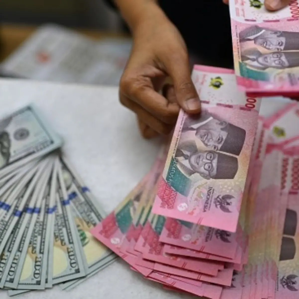 Proyeksi Kurs Rupiah Pekan Depan: Ancaman Penguatan Dolar AS Dorong Potensi Pelemahan Hingga Rp17.930