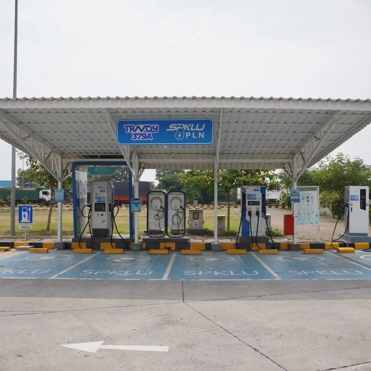 Infrastruktur Pengisian Daya Mobil Listrik PLN di Yogyakarta Runtuh Usai Tersenggol Kendaraan