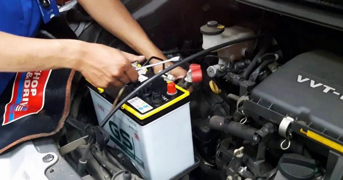 Aki Mobil Soak Bikin Panik? Ini 6 Tips Ampuh Atasi dan Cegah Mogok