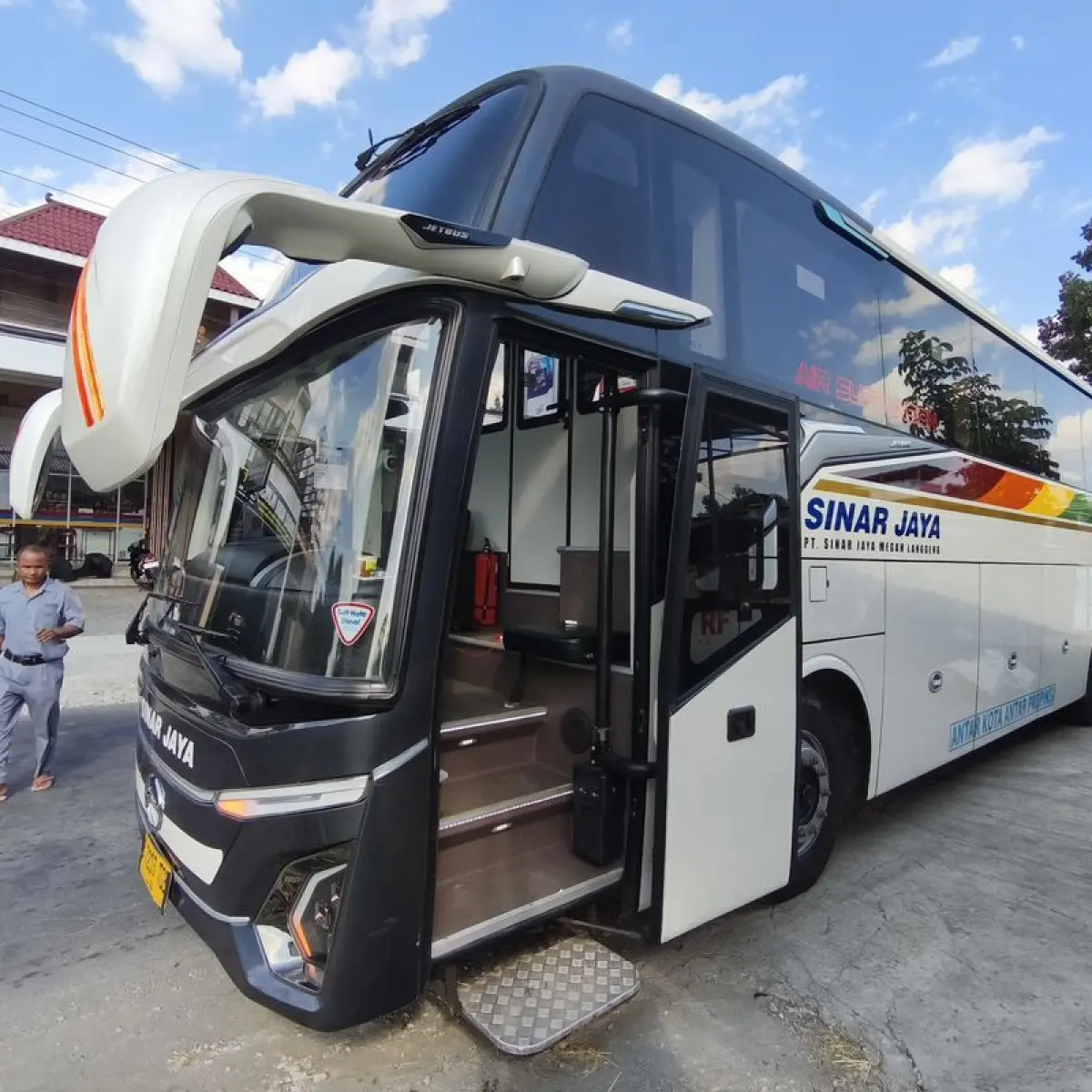 Sinar Jaya Perluas Jangkauan AKAP: Rute Kalideres-Sukabumi Resmi Dilayani Armada Bus Medium