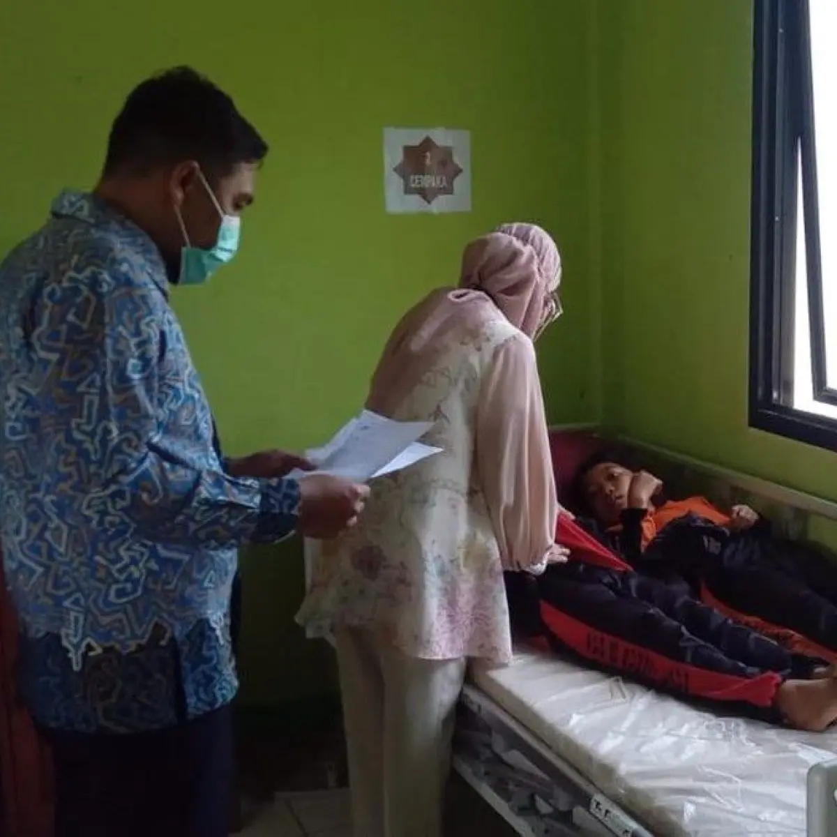 15 Siswa SD di Sambas Diduga Keracunan Usai Santap Menu Makan Bergizi Gratis, Investigasi Dapur Mitra Dimulai