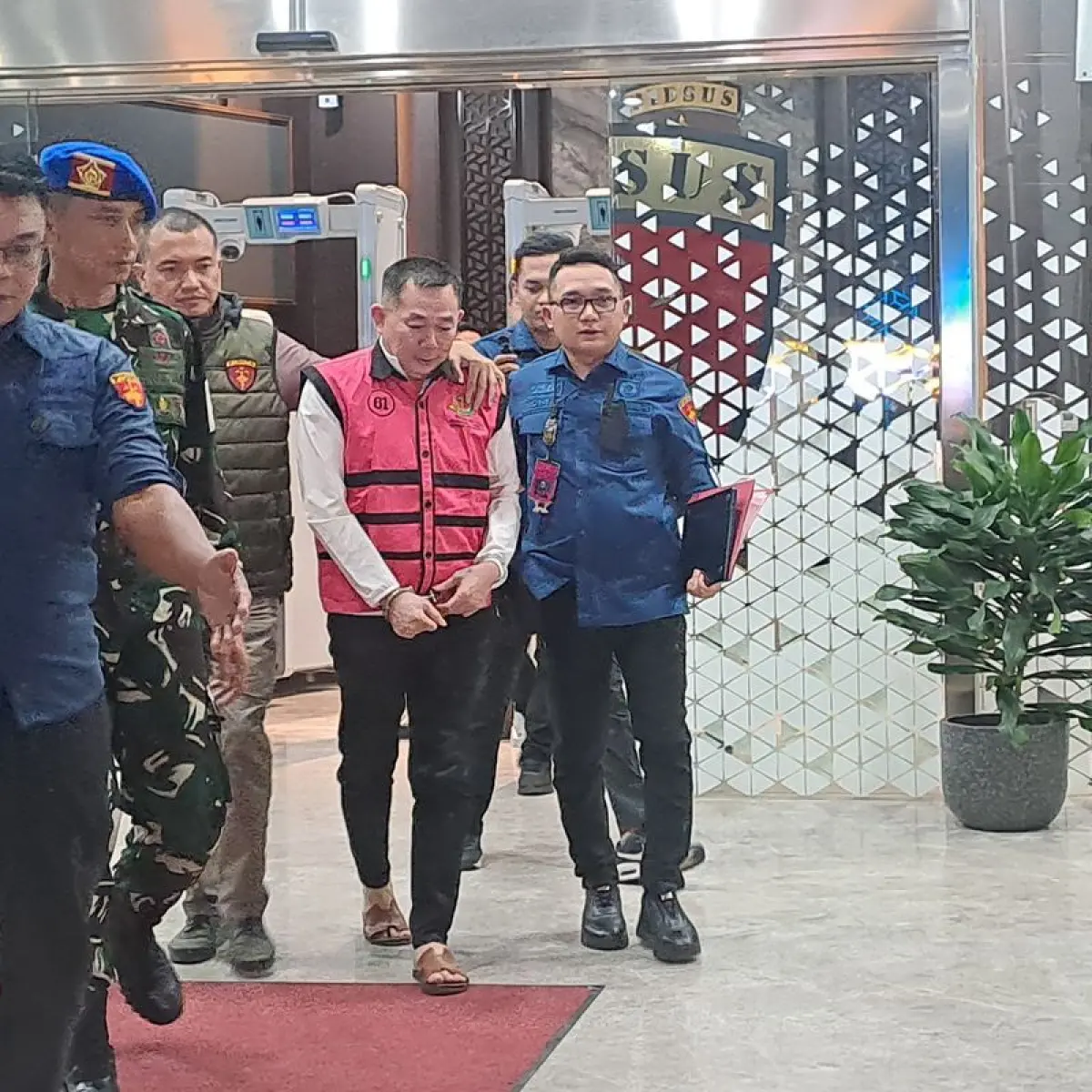 Kejaksaan Agung Bekuk Pemilik Manfaat Korupsi IUP Bauksit Kalbar, Penahanan 20 Hari Dimulai