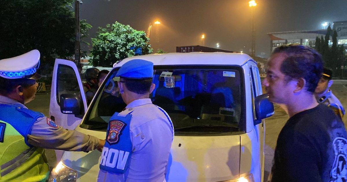 Peningkatan Keamanan di Kawasan Pelabuhan Tanjung Priok: Polres Gelar Patroli Stasioner Dini Hari