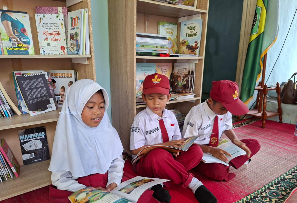 Gerakan Literasi Bangkit di Lereng Pasir Buncir, Despi Jadi Inspirasi Baru