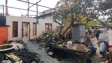 Tragis, Kakek 70 Tahun Terjebak dalam Rumah yang Dilalap Api di Polewali Mandar