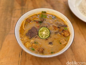Menggali Harmoni Rasa: Keunikan Soto Arab Betawi yang Eksis di Jantung Blok M